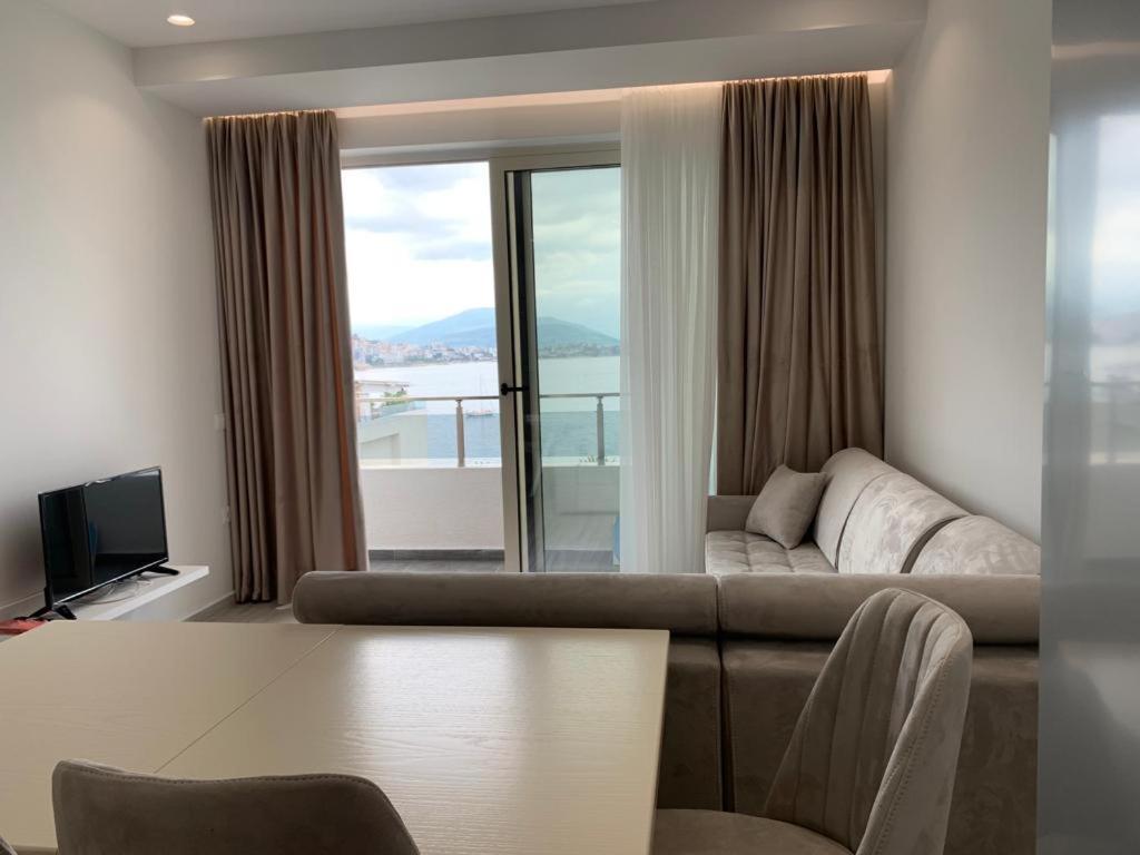 Delfin Apartments Sarandë Exterior foto