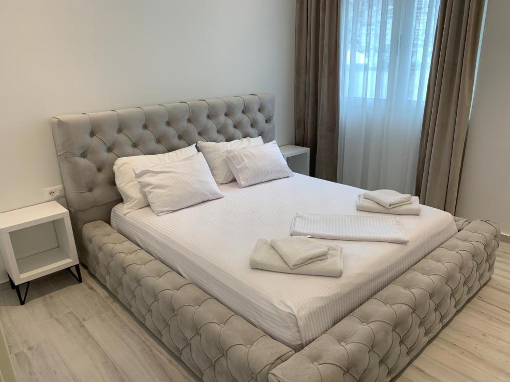 Delfin Apartments Sarandë Exterior foto