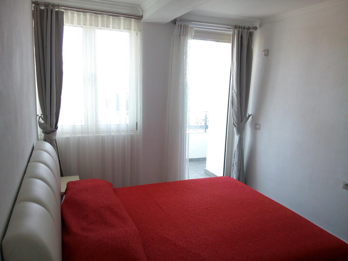 Delfin Apartments Sarandë Exterior foto