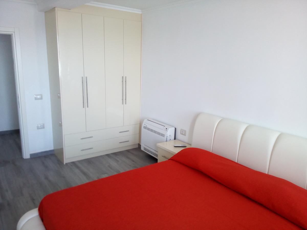 Delfin Apartments Sarandë Exterior foto