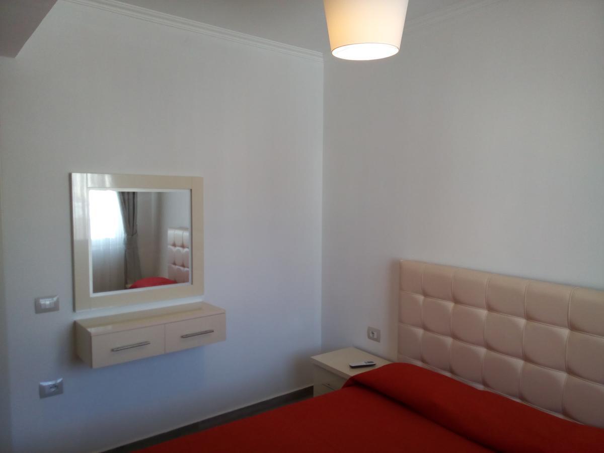 Delfin Apartments Sarandë Exterior foto